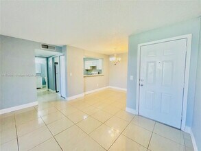 1231 SW 46th Ave in Pompano Beach, FL - Building Photo - Building Photo