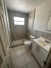 422 Caroline Ave in West Palm Beach, FL - Building Photo - Building Photo