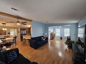 1706 Pebble Beach Ln in Lady Lake, FL - Building Photo - Building Photo