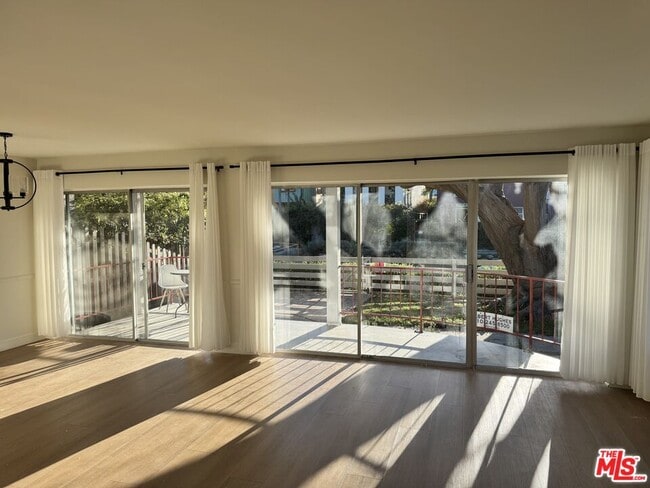 2300 Grand Canal in Los Angeles, CA - Building Photo - Building Photo