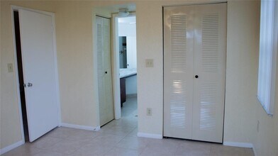 2861 N Oakland Forest Dr, Unit 307 in Oakland Park, FL - Building Photo - Building Photo