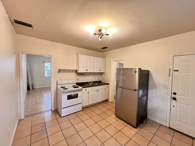 108 E Winter Park St in Orlando, FL - Building Photo - Building Photo