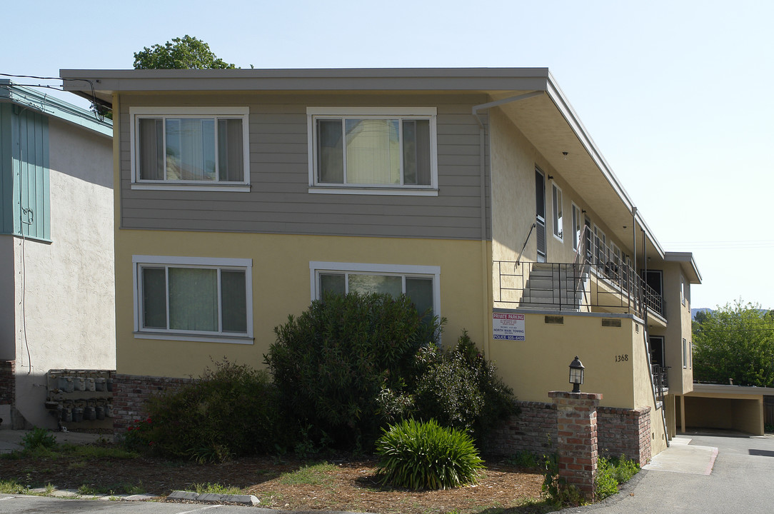 1368 Creekside Dr in Walnut Creek, CA - Building Photo