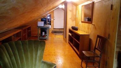 1110 W Hale St, Unit Attic Studio in Boise, ID - Foto de edificio - Building Photo