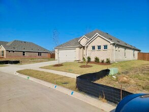 1614 Red Acre Trl in Forney, TX - Foto de edificio - Building Photo