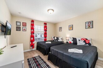 4900 Clock Tower Dr in Kissimmee, FL - Foto de edificio - Building Photo