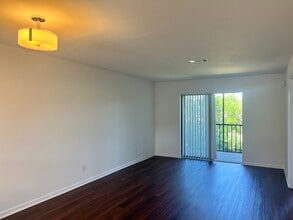 4487 Holly Tree Rd in Wilmington, NC - Foto de edificio - Building Photo