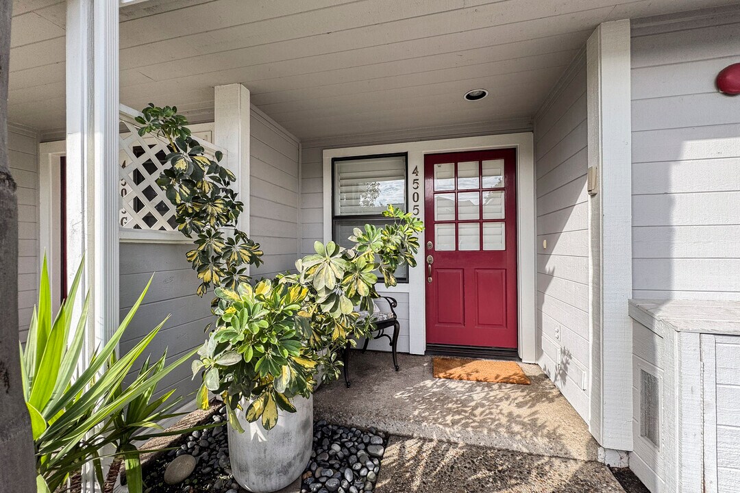 4505 Carpinteria Ave, Unit Unit H in Carpinteria, CA - Building Photo