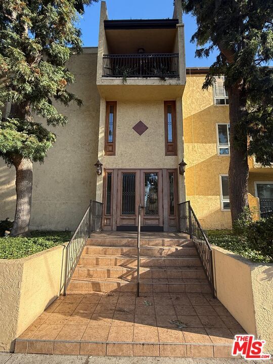 property at 5257 Radford Ave