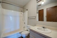 2224 Oneida St photo'