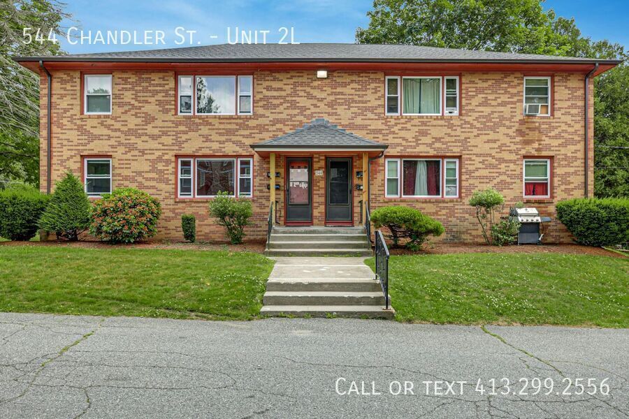 544 Chandler St in Worcester, MA - Building Photo