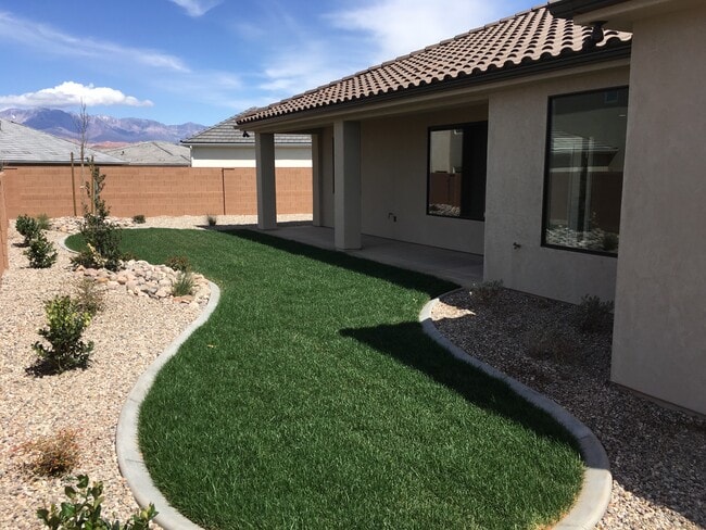 3952 S Saddleback Rd in Washington, UT - Building Photo - Building Photo