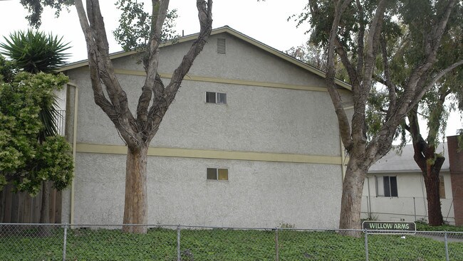 343-359 Willow Ave in Hayward, CA - Building Photo - Building Photo