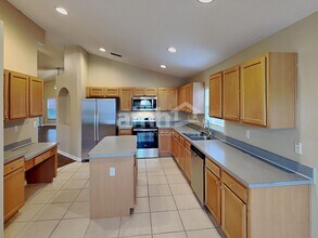 1072 Bluegrass Dr in Groveland, FL - Foto de edificio - Building Photo