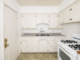 927 NE Alberta St in Portland, OR - Building Photo