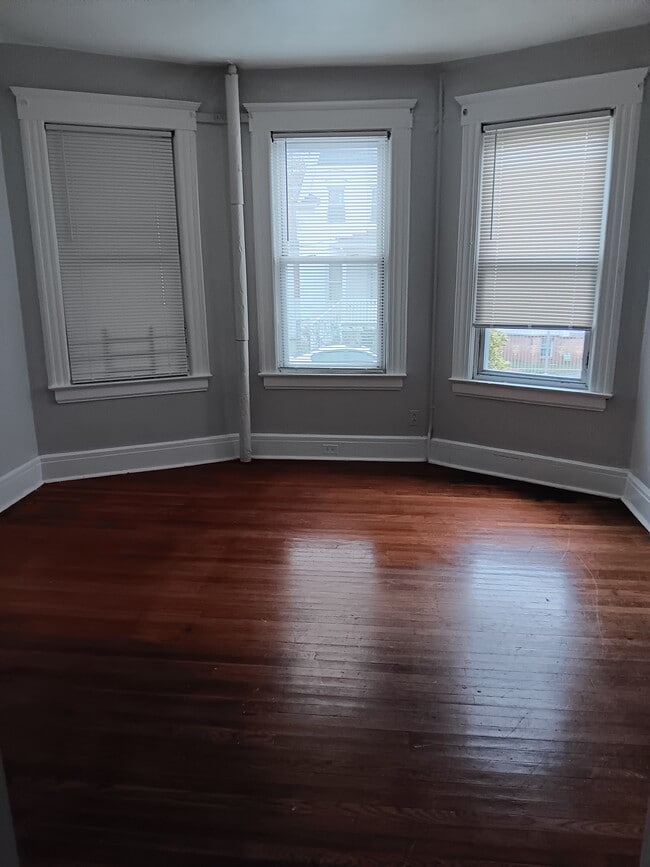 51 Lincoln Pl, Unit First floor