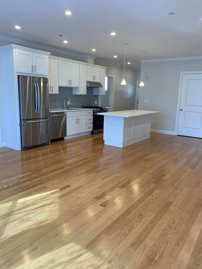54 Waverly St, Unit 2 in Boston, MA - Building Photo - Building Photo