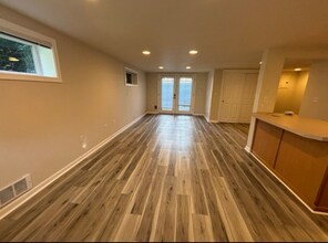 10619 17th Ave SW-Unit -B in Seattle, WA - Building Photo - Building Photo