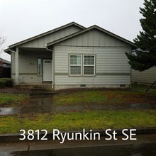 4301 Mackinaw Ave SE in Albany, OR - Building Photo - Building Photo