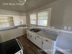 2200 Moss St in North Little Rock, AR - Building Photo - Building Photo
