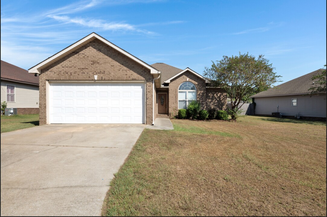 472 Prairie Field Dr in Tuscaloosa, AL - Building Photo