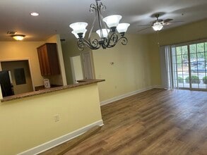 4844 Bevendean Dr, Unit 4833 Bevendean Drive in Nashville, TN - Foto de edificio - Building Photo