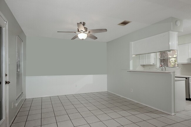 property at 6 S Pineplank Ct