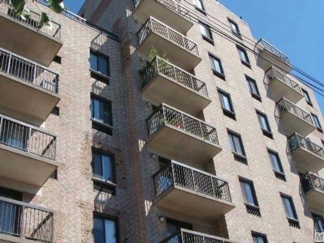 213-02 42nd Ave-Unit -5G in Queens, NY - Building Photo - Building Photo