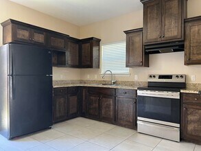 2610 E Eisenhower Ave in Mission, TX - Building Photo - Building Photo