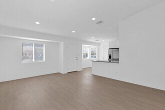 6825 N 81st Ln in Glendale, AZ - Building Photo - Building Photo