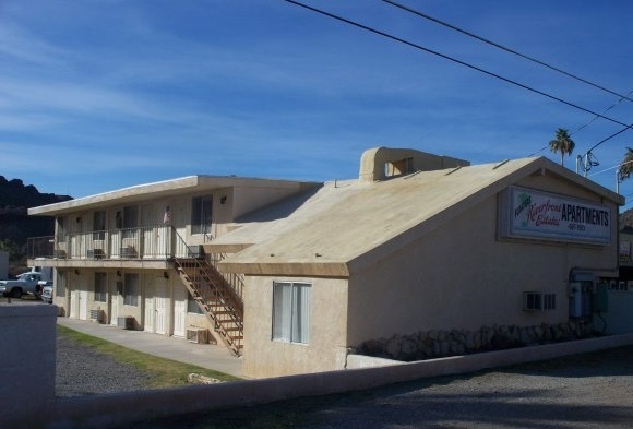 Floaters Riverfront Apartments in Parker, AZ - Foto de edificio