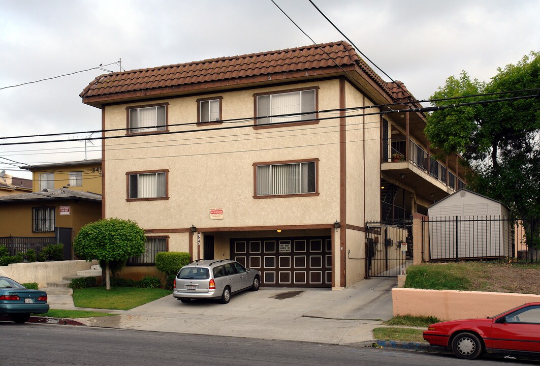 345 E Hazel St in Inglewood, CA - Foto de edificio