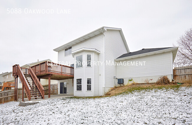 5088 Oakwood Ln in West Des Moines, IA - Building Photo - Building Photo