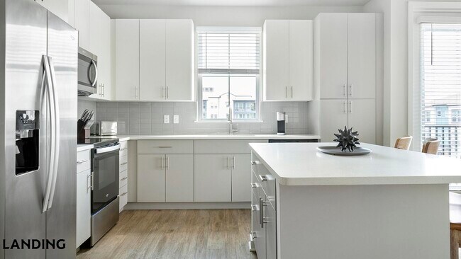 4902 Cosmos Cir, Unit 301 in Wimauma, FL - Foto de edificio - Building Photo