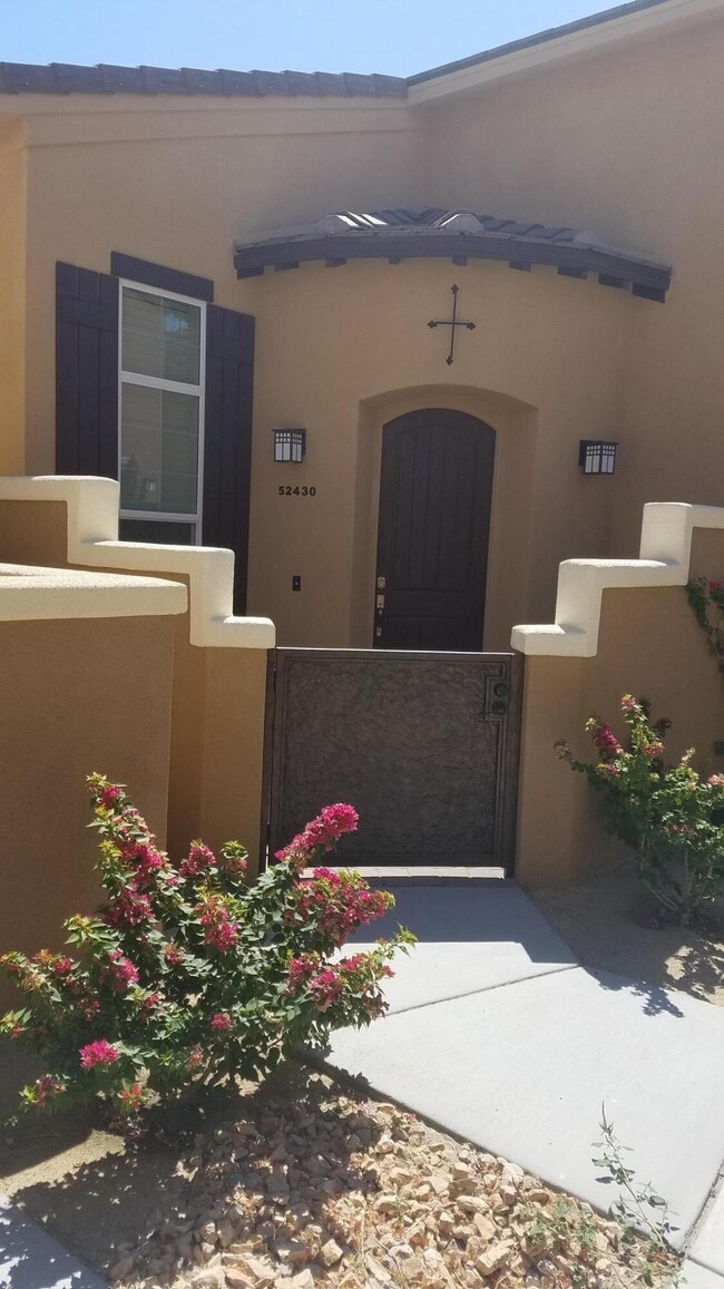 property at 52430 Hawthorn Ct