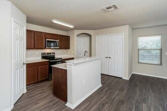 7523 Whispine in San Antonio, TX - Building Photo - Building Photo