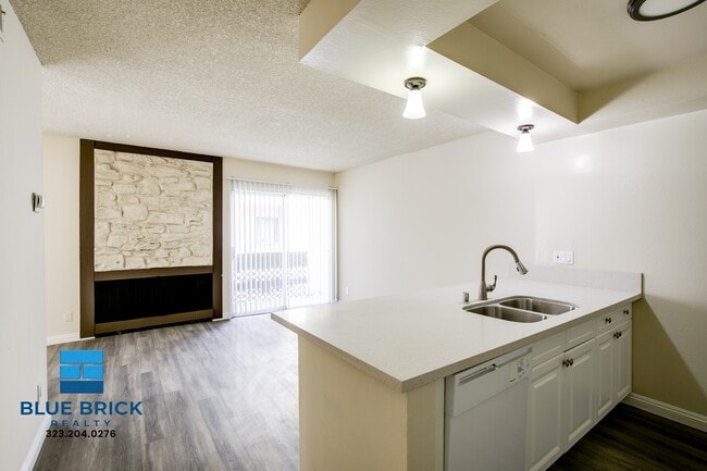 property at 451 S Harvard Blvd