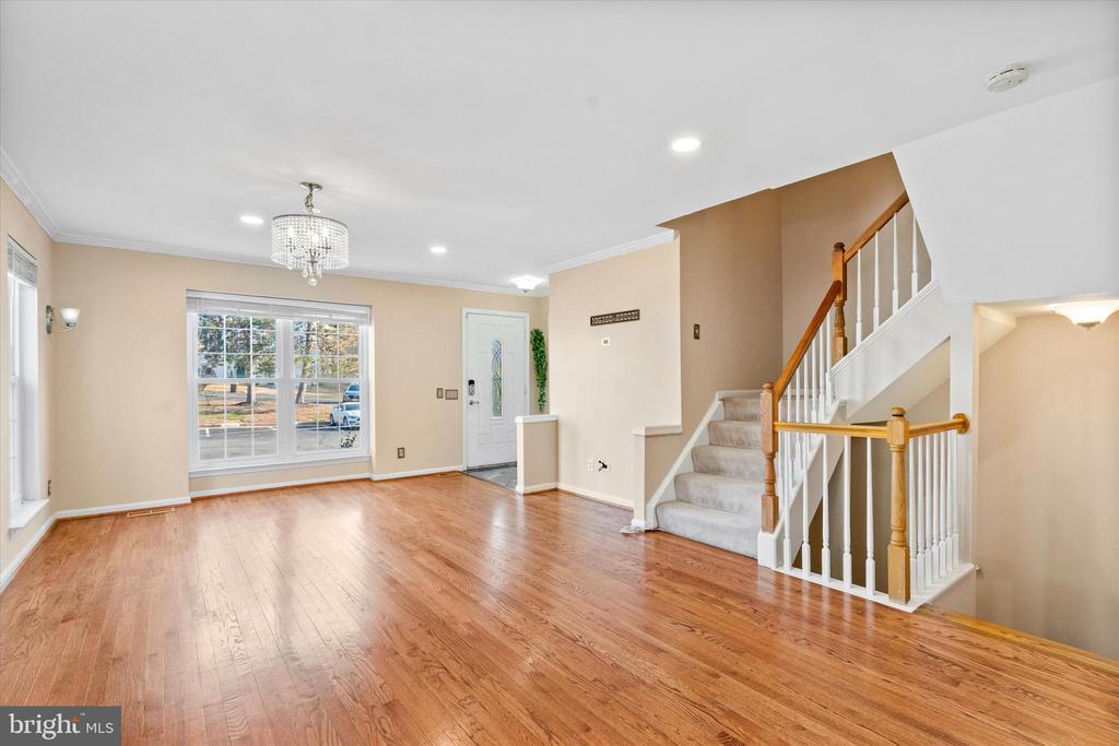 16820 Jed Forest Ln in Woodbridge, VA - Building Photo