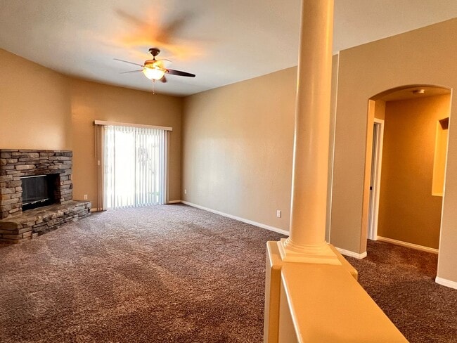 8304 Essex Ct in Bakersfield, CA - Building Photo - Building Photo