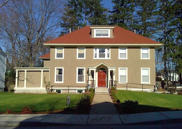 6 Summer St in Nashua, NH - Foto de edificio