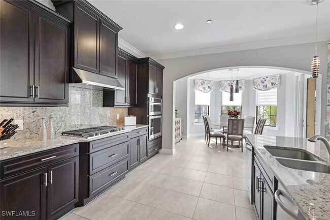 property at 2751 Tiburon Blvd E