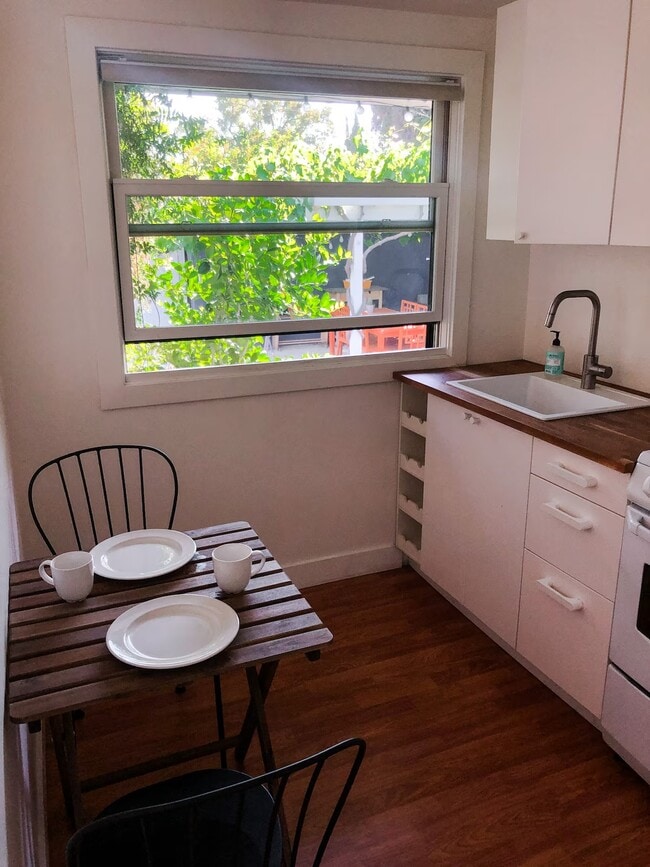 3410 Casitas Ave in Los Angeles, CA - Building Photo - Building Photo