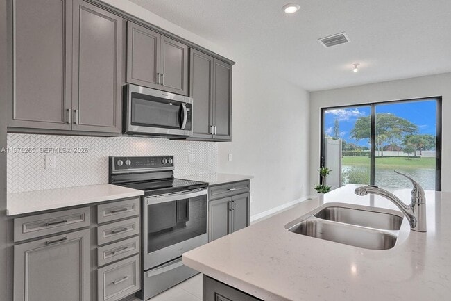 property at 2202 Appleton Cir S