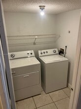 8430 Coral Lake Way in Coral Springs, FL - Building Photo - Building Photo