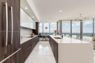 488 NE 18th St, Unit 488 NE 18th St # PH01 in Miami, FL - Building Photo - Building Photo