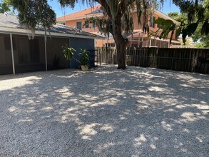 2131 Montclair Dr in Sarasota, FL - Building Photo - Building Photo