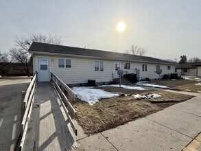 2047 Colony Ct in Beloit, WI - Building Photo - Building Photo