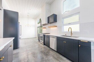 2833 Stoner Ave in Los Angeles, CA - Building Photo - Building Photo