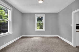 1114 Fairbanks Ave in Cincinnati, OH - Building Photo - Building Photo