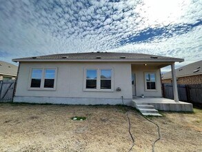 1001 Hillrose Dr in Leander, TX - Building Photo - Building Photo